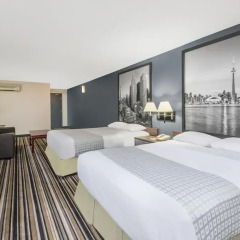 Отель Super 8 Downtown Toronto 2* Стандартный номер с различными типами кроватей фото 6