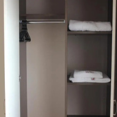 Отель Gino Paradise Spa & Resort сейф в номере