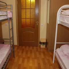 The Red Cat Hostel Кровать в общем номере двухъярусные кровати фото 4