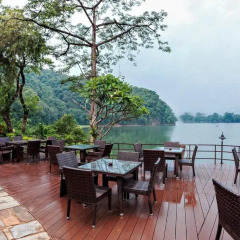 Отель Fish Tail Lodge Непал, Покхара - отзывы, цены и фото номеров - забронировать отель Fish Tail Lodge онлайн приотельная территория фото 2