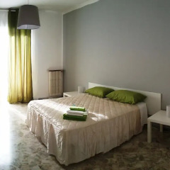 Отель B&B Cavour 124 Номер с общей ванной комнатой фото 6