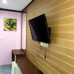 Отель Baan Ketkeaw Guest House 2 2* Улучшенный номер разные типы кроватей фото 9