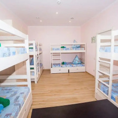 Hostel Lime Кровать в мужском общем номере с двухъярусной кроватью