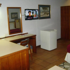 Gaborone Hotel 2* Номер Делюкс фото 4