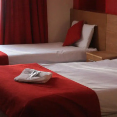 Newton Hotel 3* Стандартный семейный номер с различными типами кроватей фото 2