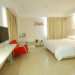 Overseas Chinese Friendship Hotel 3* Стандартный номер с различными типами кроватей фото 7
