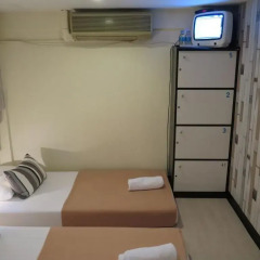 I-Sleep Silom Hostel Стандартный номер с 2 отдельными кроватями (общая ванная комната) фото 2