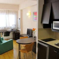 Отель Residencia Universitaria Erasmo 3* Улучшенная студия с различными типами кроватей