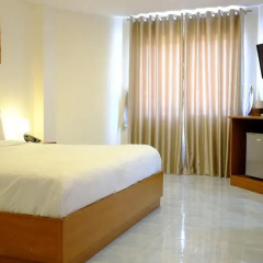 Отель PJ Inn Pattaya 3* Номер Премьер с двуспальной кроватью