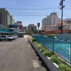 Отель Travelodge Hollywood-Vermont/Sunset Лос-Анджелес парковка