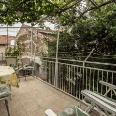 Отель Adriana Downtown Guesthouse балкон