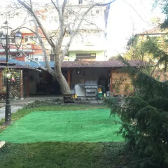 Отель Yellow House спортивное сооружение