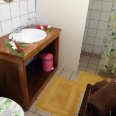 Отель Pension Hibiscus Tahaa ванная