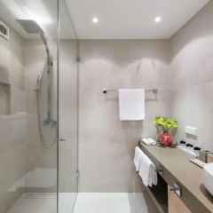 Отель Chez Cliche Serviced Apartments - Naglergasse Австрия, Вена - отзывы, цены и фото номеров - забронировать отель Chez Cliche Serviced Apartments - Naglergasse онлайн ванная фото 2