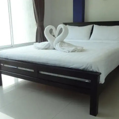Отель But Different Phuket Guesthouse 3* Стандартный номер с различными типами кроватей фото 6