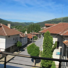 Отель Guest House Lefterova балкон