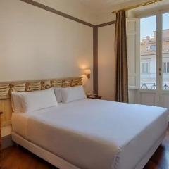 Отель NH Firenze Anglo American 4* Стандартный номер с различными типами кроватей фото 3