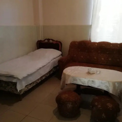 Отель Meghri Inn 2* Стандартный номер с 2 отдельными кроватями (общая ванная комната)