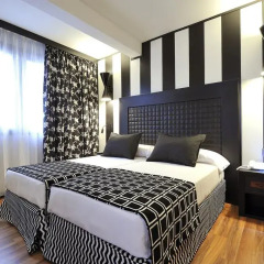 Salles Hotel Aeroport de Girona 4* Стандартный номер с различными типами кроватей фото 5