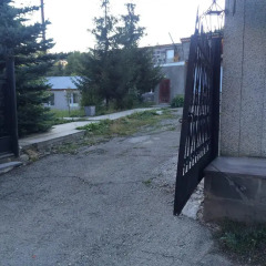 Отель Cozy Cottages парковка