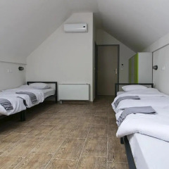 Хостел Varad INN Hostel and Cafe Кровать в общем номере фото 4