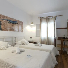 Отель Hostal Ibiza комната для гостей