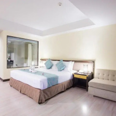Отель D Varee Jomtien Beach 4* Представительский номер с различными типами кроватей фото 15
