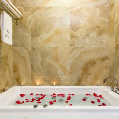 Отель Hotels & Preference Hualing Tbilisi 5* Стандартный номер с 2 отдельными кроватями фото 7