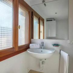 Отель The Lion's House APT4 Италия, Венеция - отзывы, цены и фото номеров - забронировать отель The Lion's House APT4 онлайн ванная