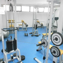 Everest Hotel фитнесс-зал