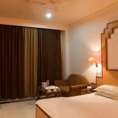 LMB Hotel 3* Представительский номер с различными типами кроватей фото 11