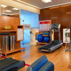 Отель Sheraton Grand Salzburg Зальцбург фитнесс-зал фото 4