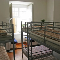 Johnie's Place Lisbon Hostel & Suites Лиссабон балкон