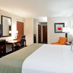 Отель Holiday Inn Columbus - Hilliard 3* Стандартный номер
