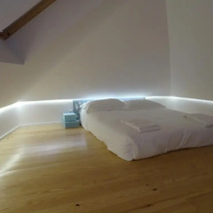 Отель Alfama Yellow House 2* Апартаменты с 2 отдельными кроватями