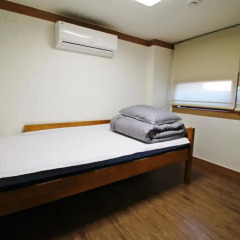 Отель Hi Jun Guesthouse Hongdae комната для гостей фото 3
