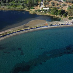 Отель Aliki Beach Hotel Греция, Галатас - отзывы, цены и фото номеров - забронировать отель Aliki Beach Hotel онлайн пляж