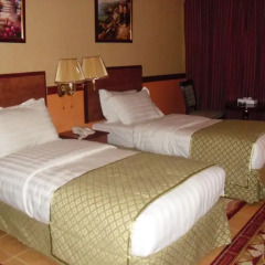 Middle East Hotel 2* Стандартный номер с двуспальной кроватью