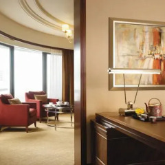Отель Shangri-La Hotel Kuala Lumpur Малайзия, Куала-Лумпур - 1 отзыв об отеле, цены и фото номеров - забронировать отель Shangri-La Hotel Kuala Lumpur онлайн удобства в номере фото 2