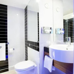 Отель Holiday Inn Express London - ExCeL 3* Стандартный номер с двуспальной кроватью фото 4