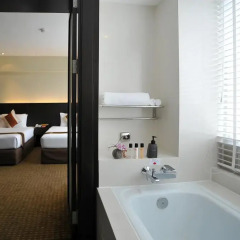 Отель Ramada Plaza by Wyndham Bangkok Menam Riverside 5* Номер Делюкс с двуспальной кроватью фото 7