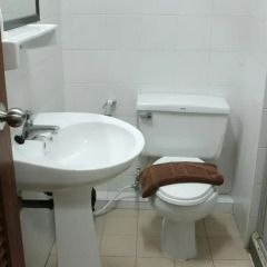 Отель The Aiyapura Bangkok ванная