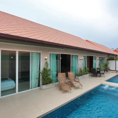 Отель The Ville Jomtien Pool Villa 4* Вилла с различными типами кроватей фото 8