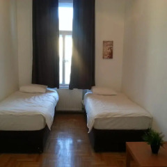 Апартаменты Caterina Private Rooms and Apartments Стандартный номер с различными типами кроватей (общая ванная комната) фото 29