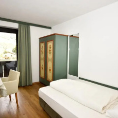 Hotel Tirolerhof Лагундо комната для гостей