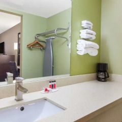 Отель Days Inn Milpitas San Jose 2* Номер Делюкс с различными типами кроватей фото 2