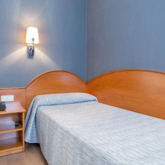 Hotel Cortes 2* Стандартный номер фото 3