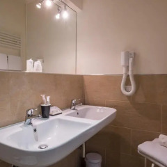 Отель B&B Emozioni Fiorentine 2* Стандартный номер с различными типами кроватей фото 18
