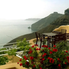 Отель Antithesis Caldera Cliff Santorini балкон