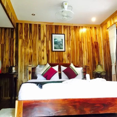 Отель Villa Oasis Luang Prabang 3* Улучшенный номер с двуспальной кроватью фото 6